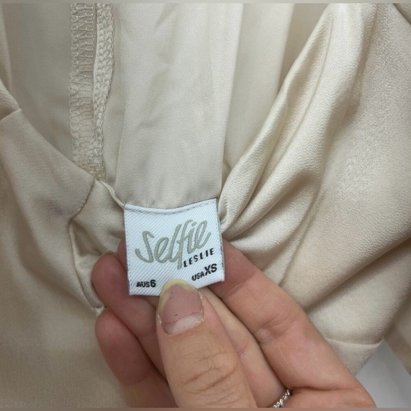 Selfie Leslie Park Avenue Flutter Sleeve Side Split Midi Dress Champagne XS - Picture 6 of 6